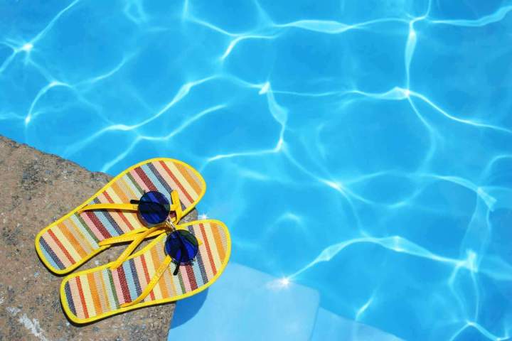 Swimming Pool Cleaning and Maintenance in Laval
