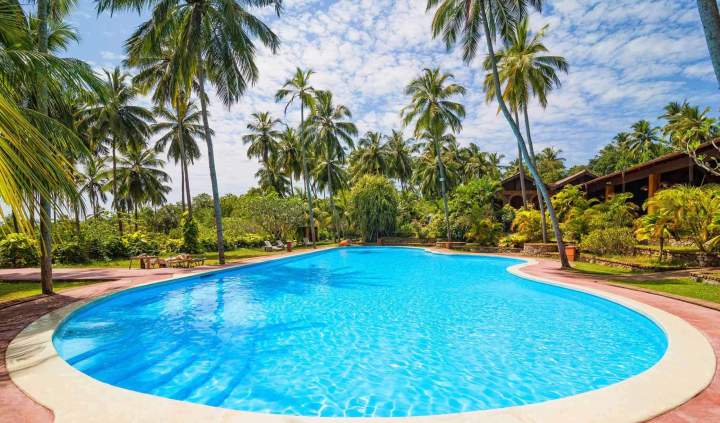 Swimming Pool Opening in Laval