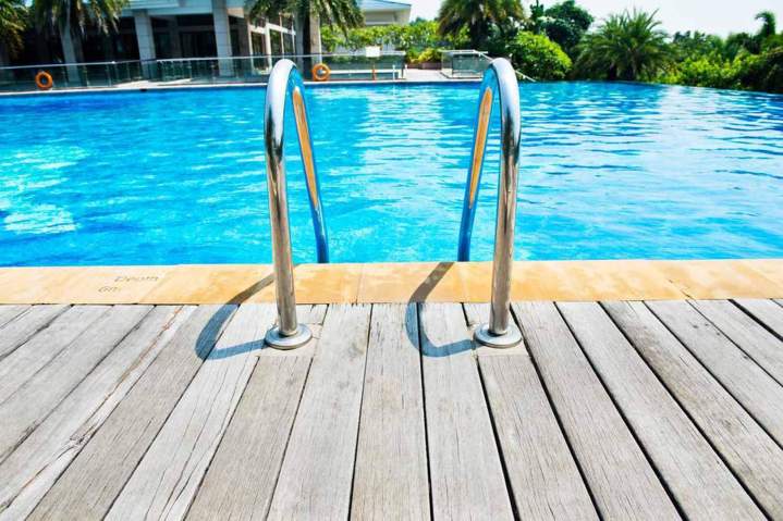 Swimming Pool Maintenance in Laval